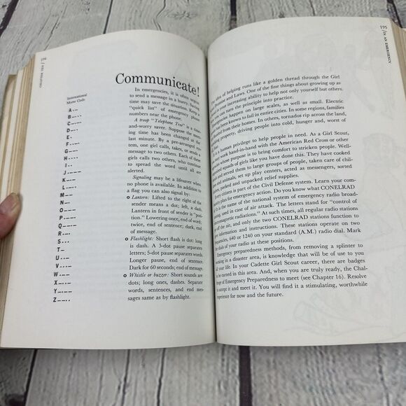 Cadette Girl Scout Handbook 16th Printing 1963 USA - Picture 7 of 9